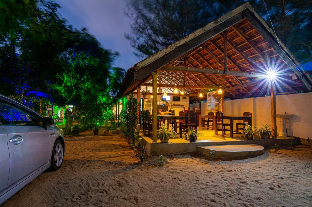 Comfort Beach Hotel Arugam Bay Kültér fotó